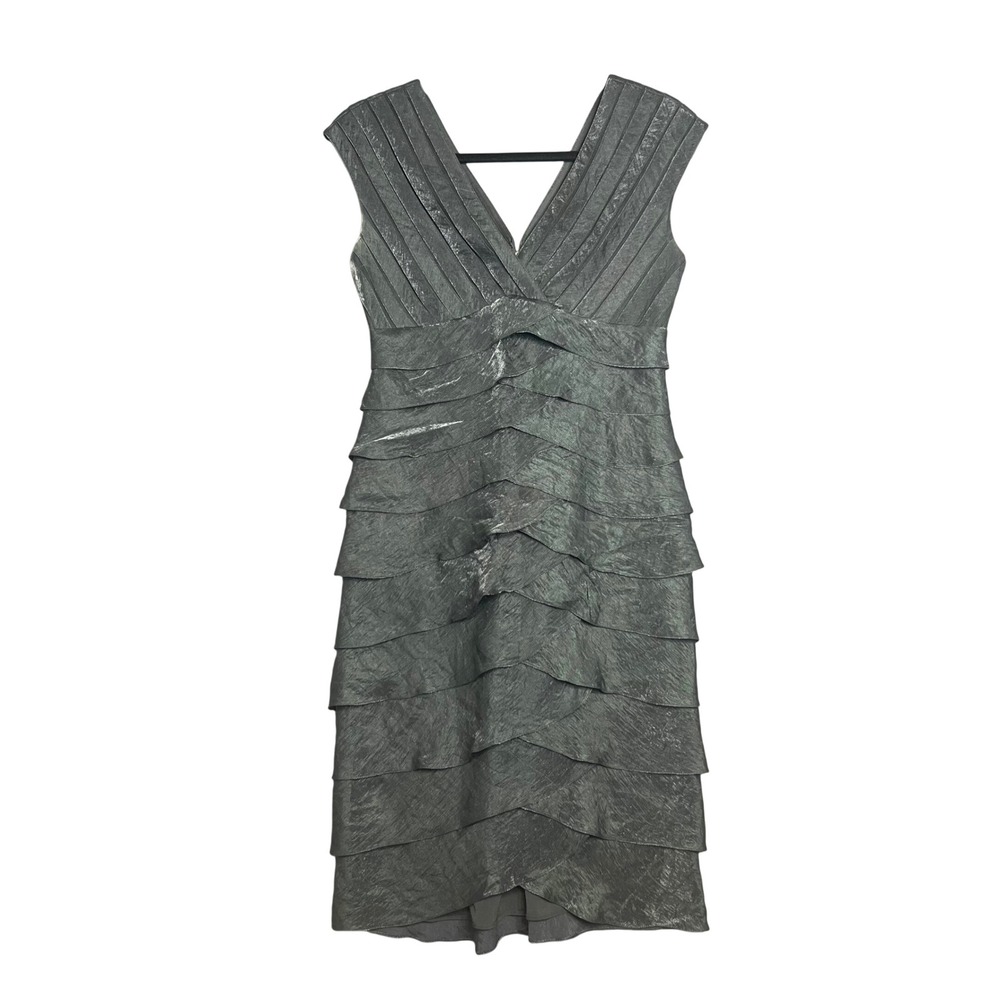 Adrianna Papell Dress Size 4 Gray‎ Metallic Tiered Ruffle V-Neck Cocktail Sheath